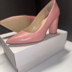 1901 Asroderic -Lea Pink Leather, Size 9M